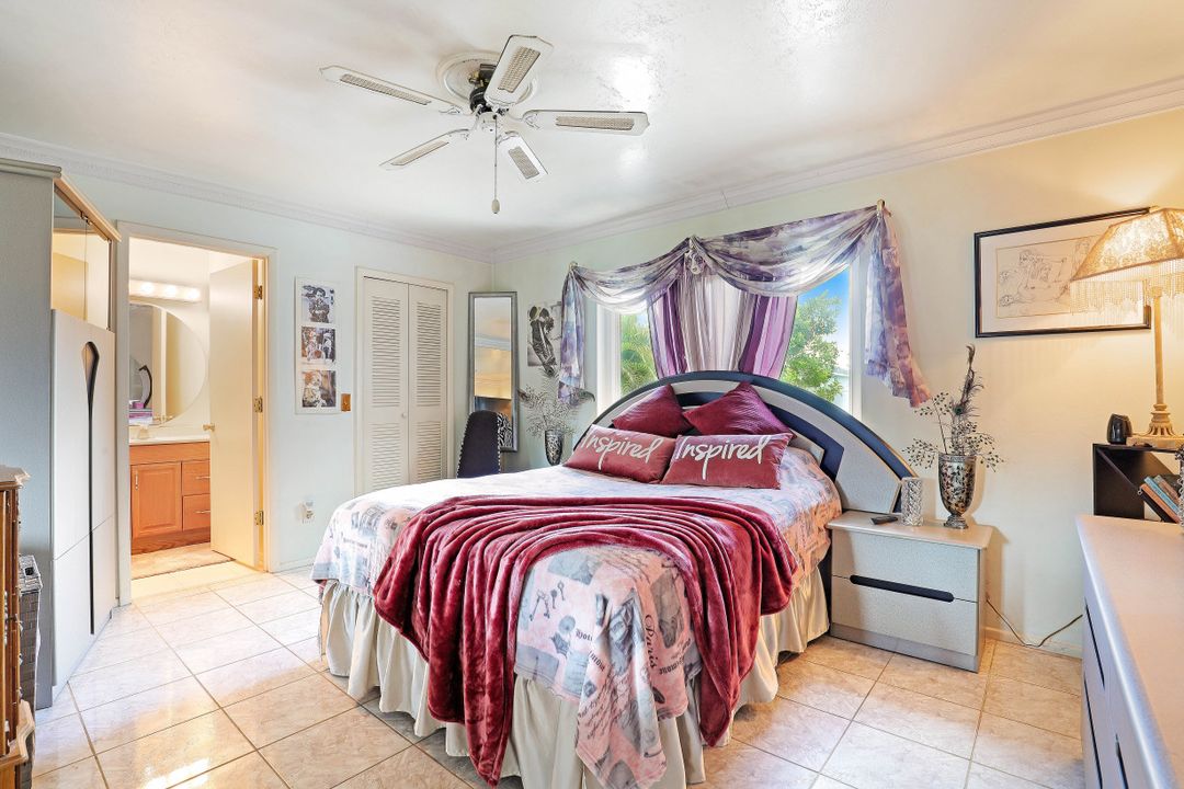 918 Santa Barbara Blvd, Cape Coral, FL 33991