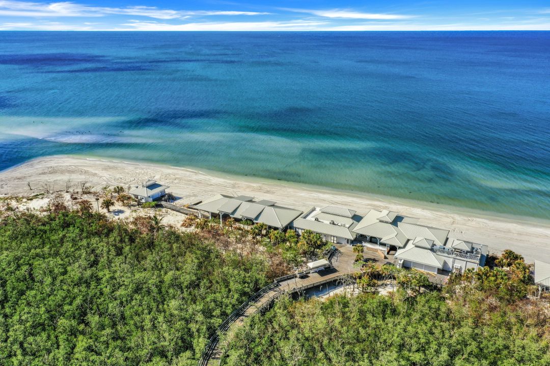 5601 Turtle Bay Dr, Naples, FL 34108