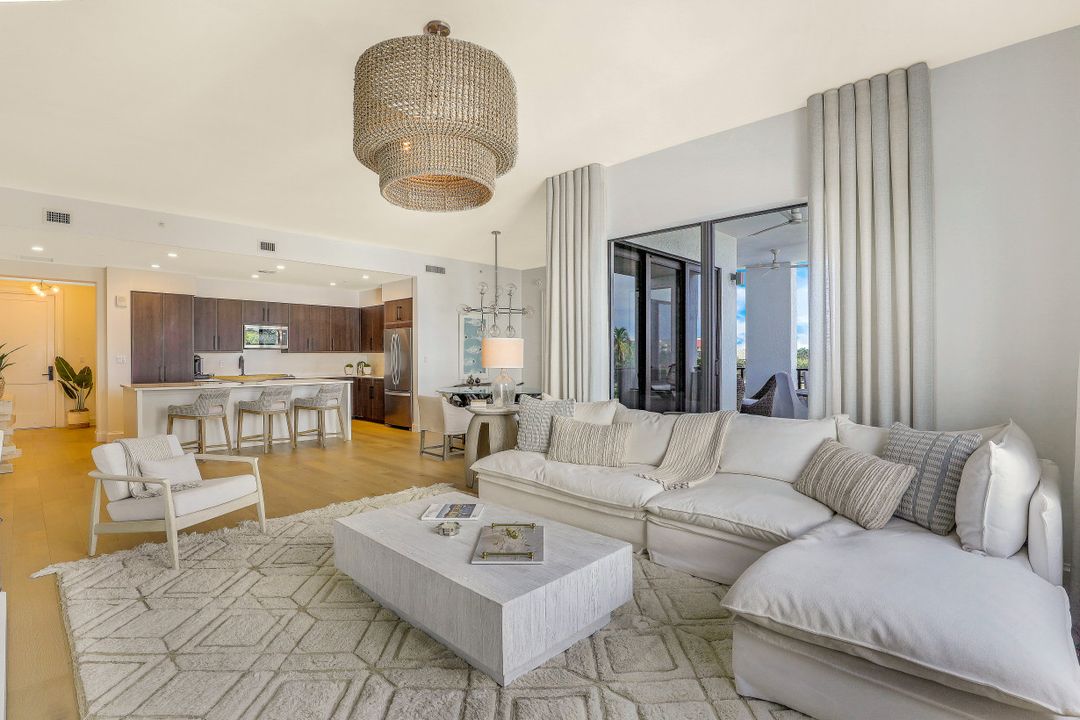 1111 Central Ave #402, Naples, FL 34102