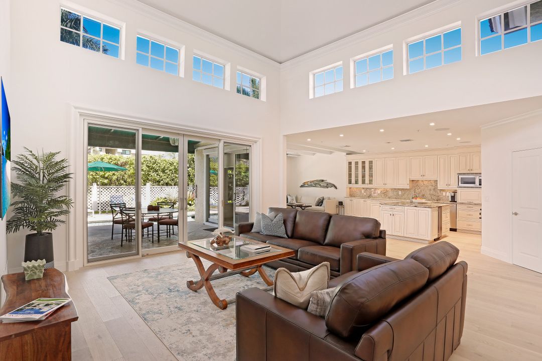 3725 Rachel Ln, Naples, FL 34103