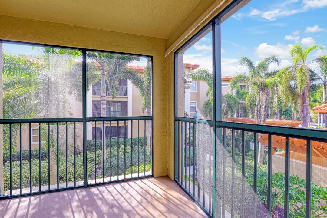 8920 Colonnades Ct E, Bonita Springs, FL 34135