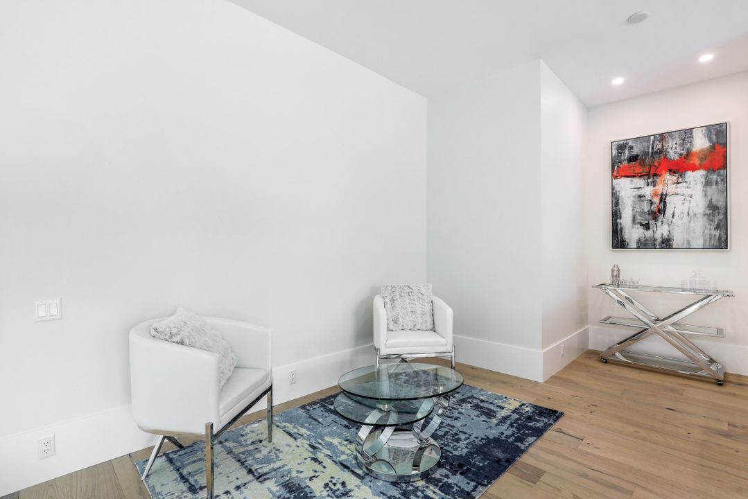 7525 Cordoba Cir, Naples, FL 34109