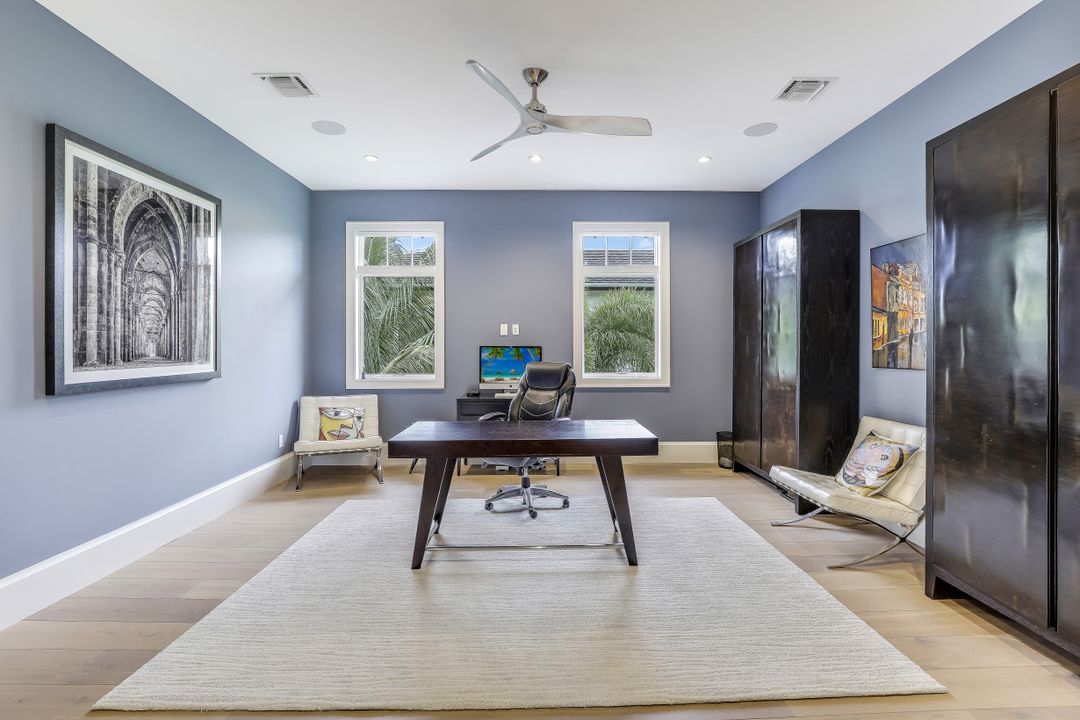 1824 Alamanda Dr, Naples, FL 34102