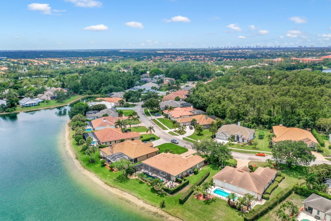 8172 Lowbank Dr, Naples, FL 34109