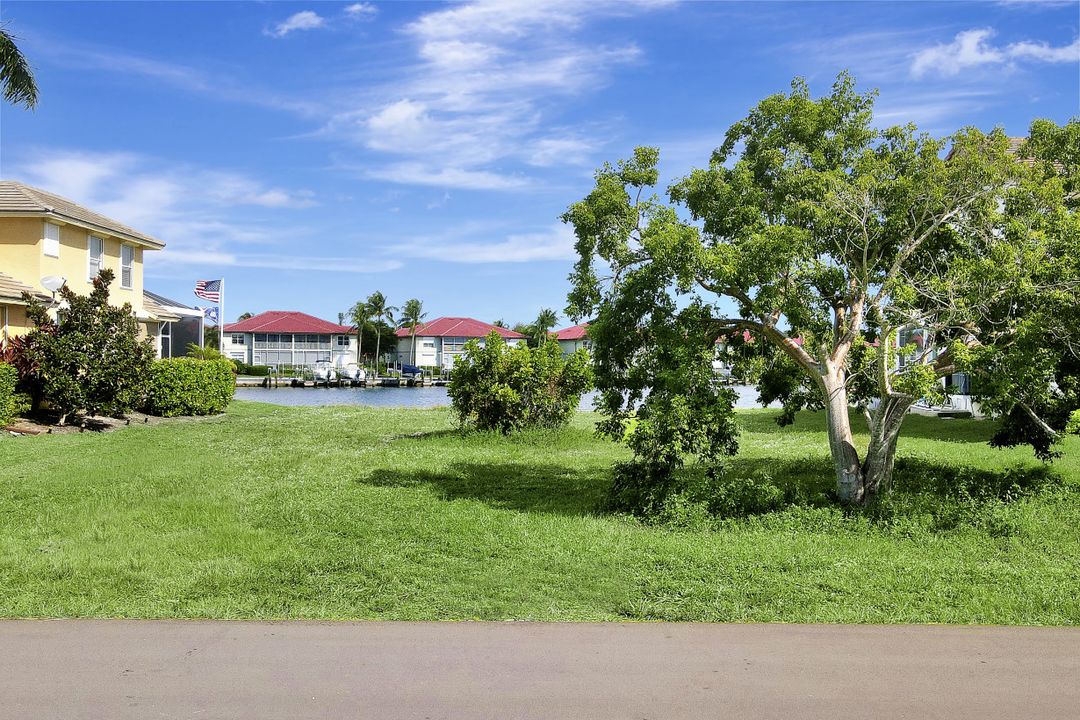 129 S Seas Ct, Marco Island, FL 34145