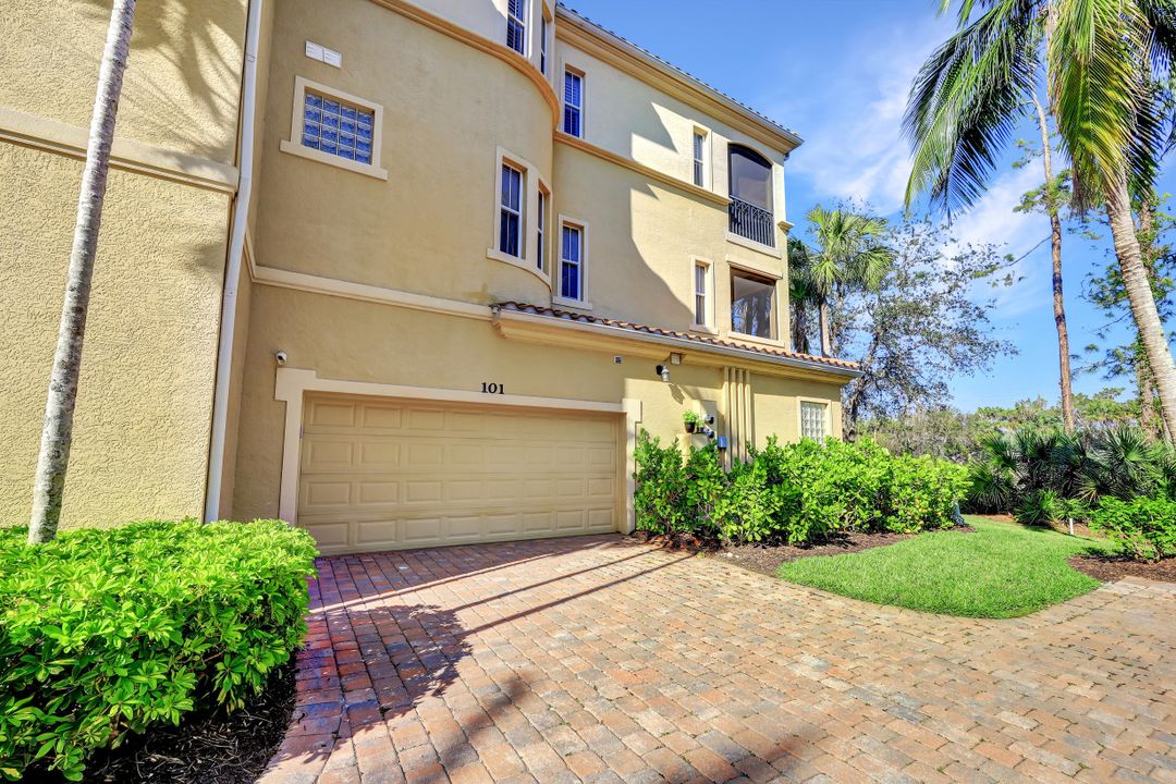 2850 Tiburon Blvd E #101, Naples, FL 34109