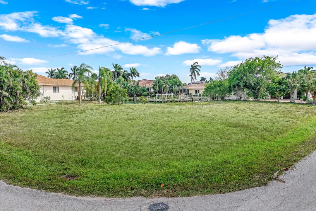 450 Balsam Ct, Marco Island, FL 34145