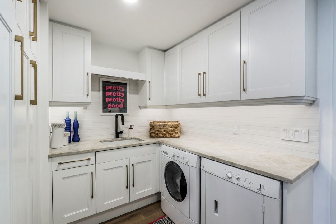 11125 Gulf Shore Dr #1001, Naples, FL 34108