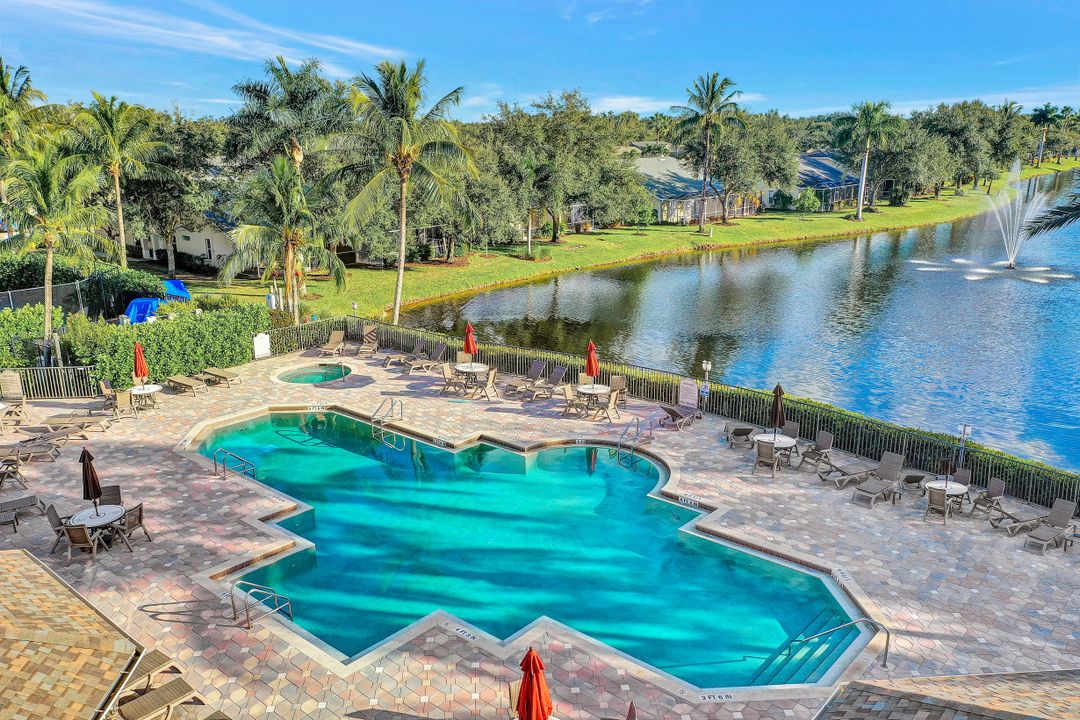 8054 Tauren Ct, Naples, FL 34119