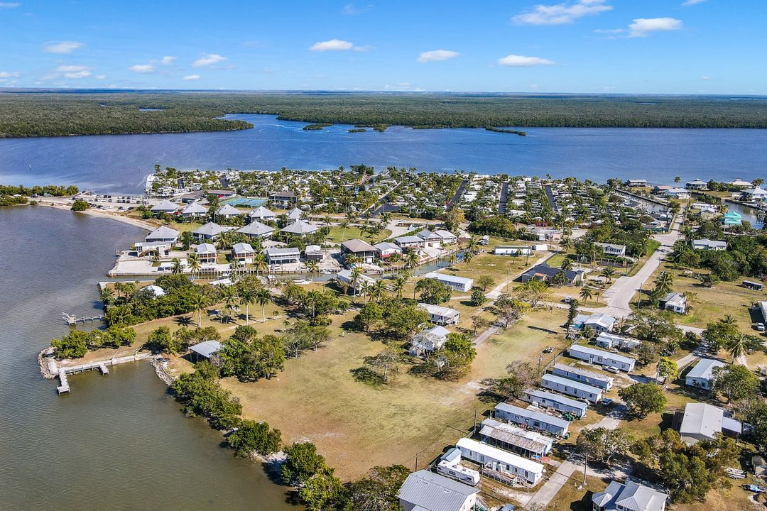 173 N Lopez Ln, Chokoloskee, FL 34138