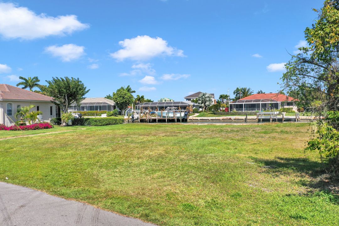 919 Juniper Ct, Marco Island, FL 34145