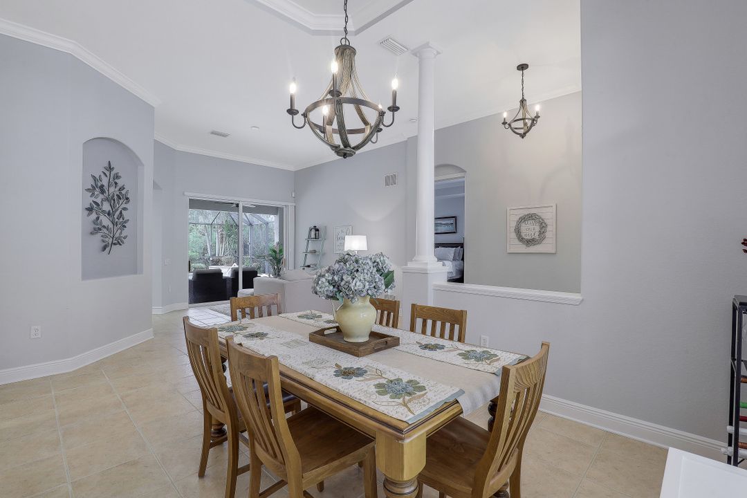 10621 Sir Michaels Pl Dr, Bonita Springs, FL 34135