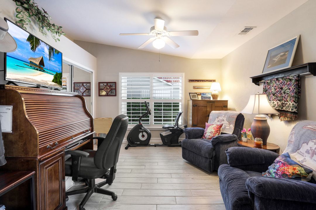 268 Melrose Pl, Naples, FL 34104