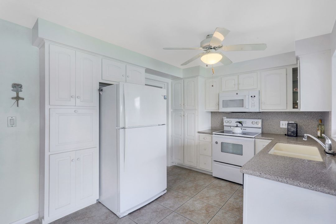 1923 SE 45th St, Cape Coral, FL 33904