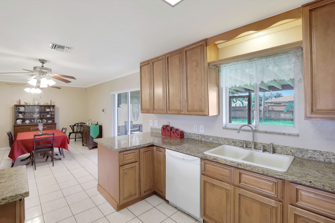 1213 SE 36th St, Cape Coral, FL 33904