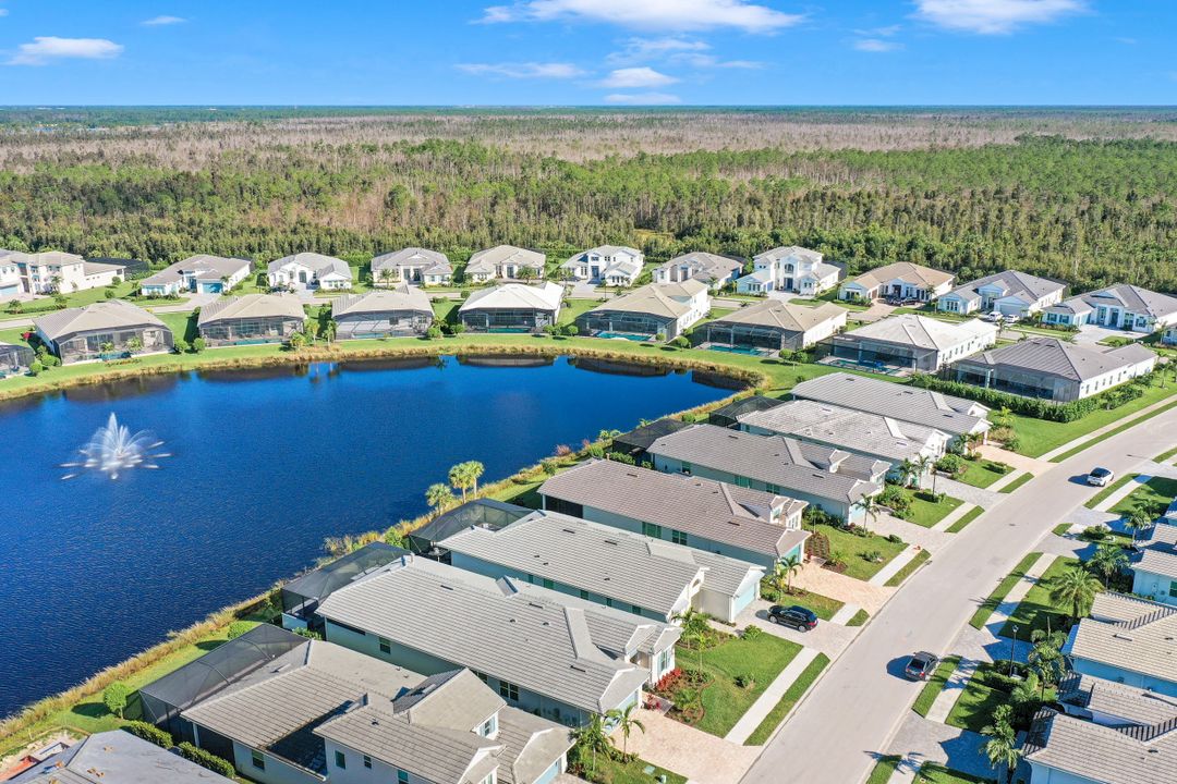8961 Mustique Ln, Naples, FL 34114