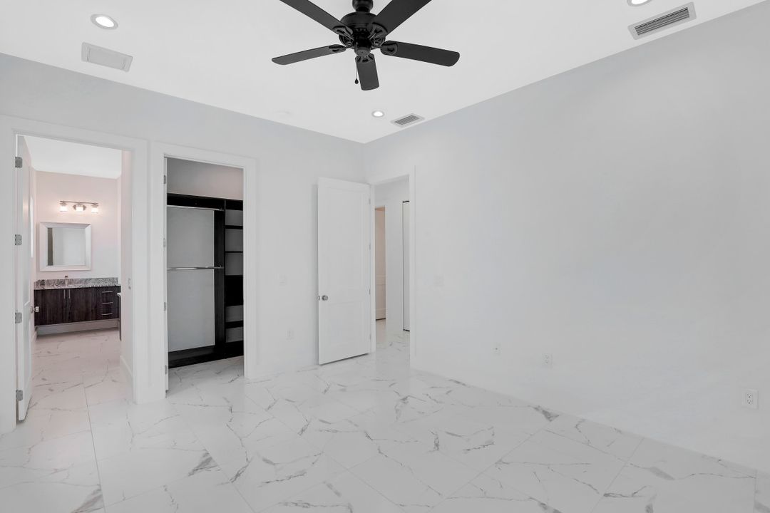 4064 Full Moon Ct, Naples, FL 34112