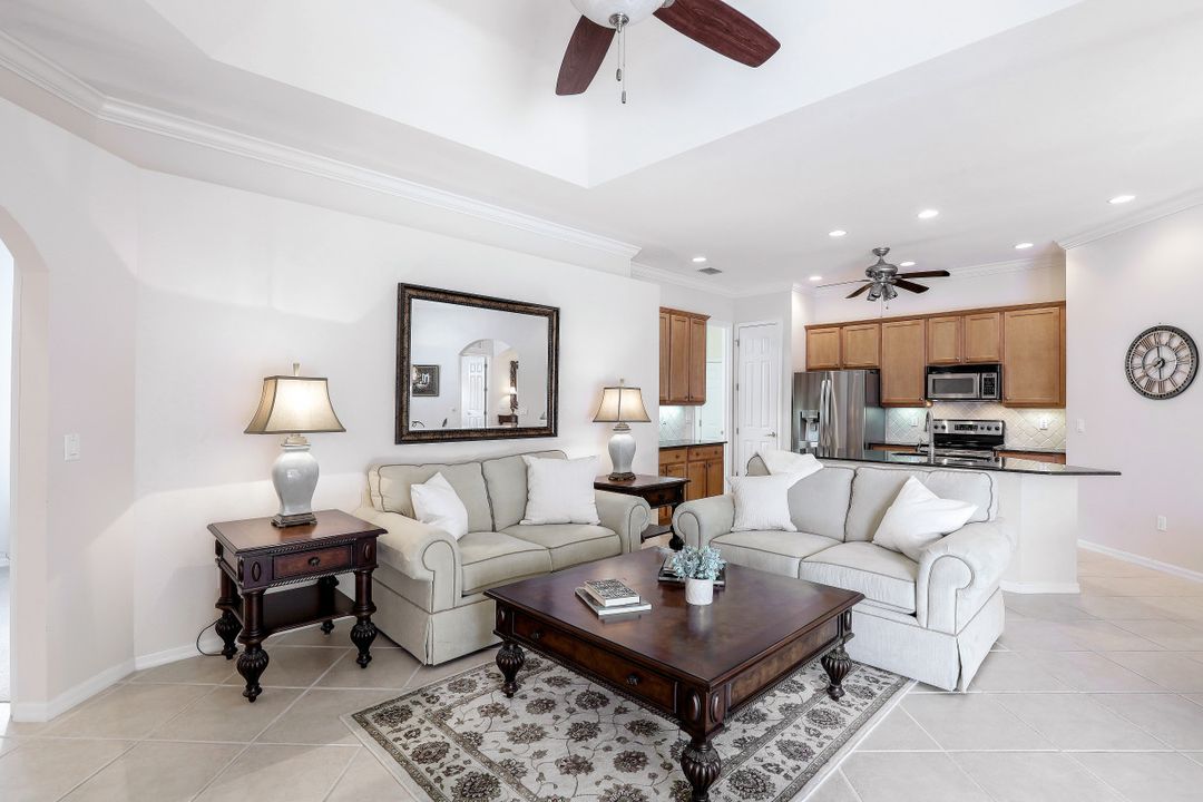 5014 Old Pond Dr, Naples, FL 34104