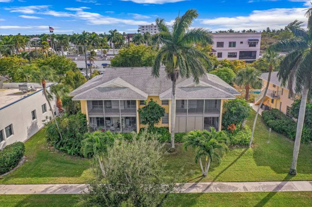 746 Broad Ave S, Naples, FL 34102