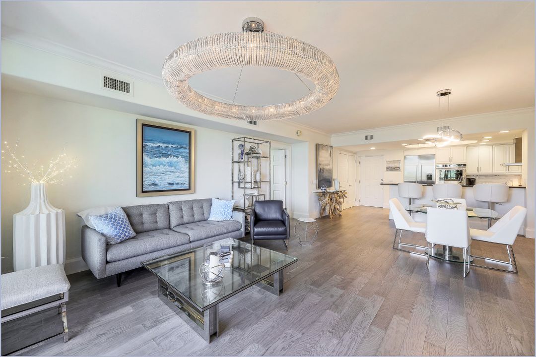 2748 Tiburon Blvd E #304, Naples, FL 34109