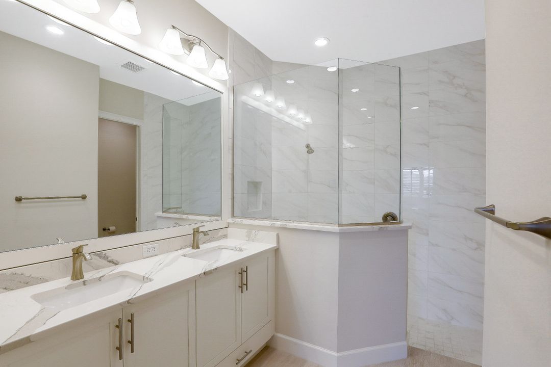 7075 Dominica Dr, Naples, FL 34113