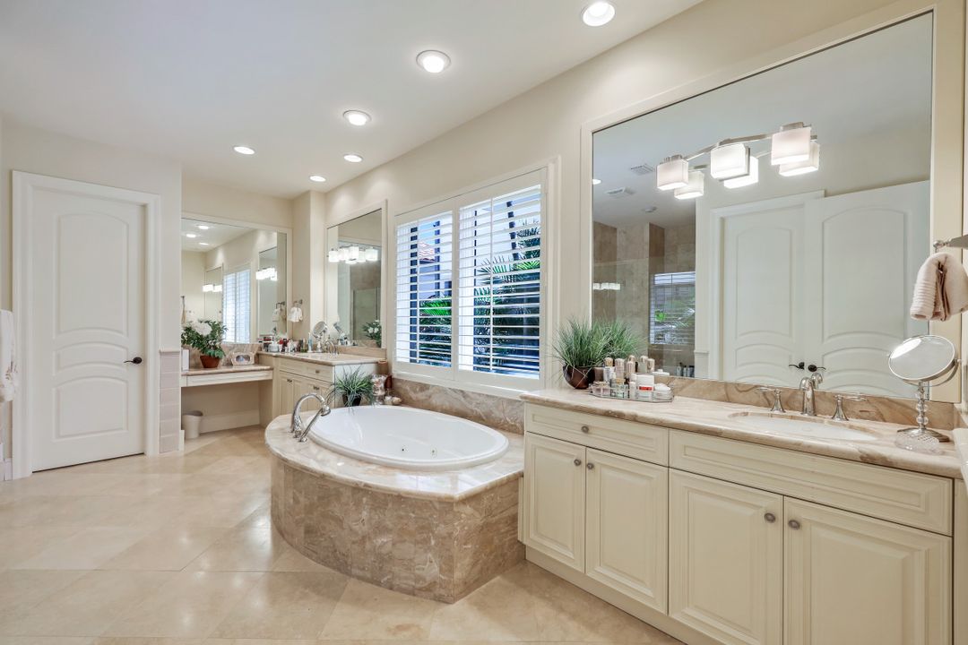 2919 Tiburon Blvd E, Naples, FL 34109