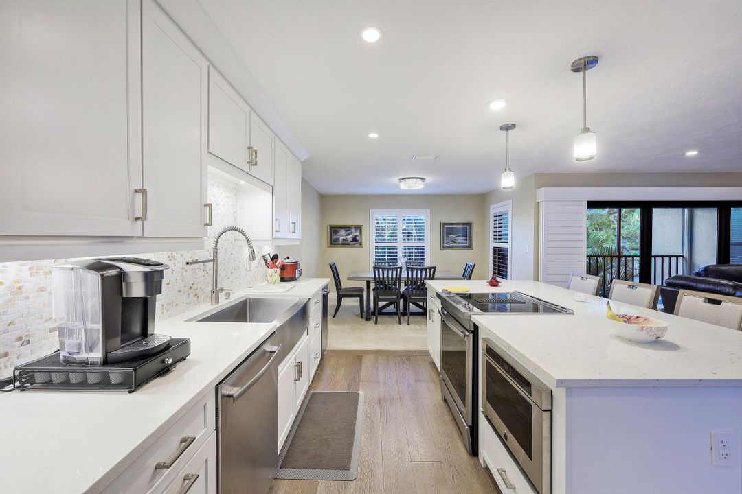 812 10th Ave S #812, Naples, FL 34102