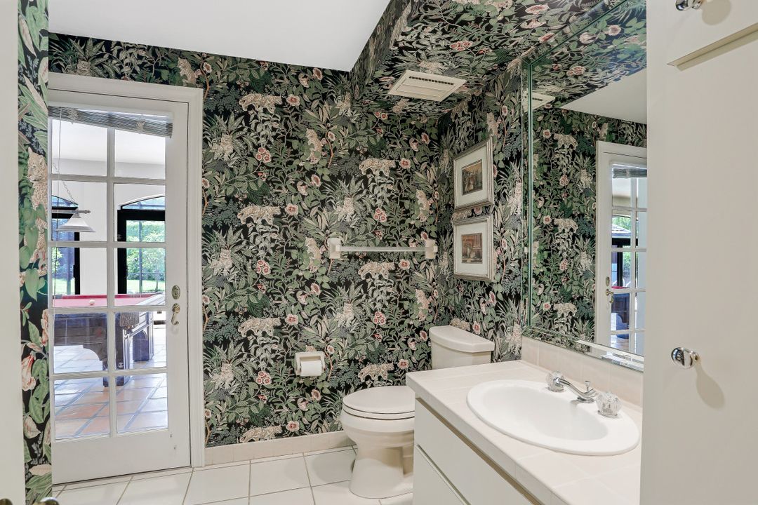 726 Bay Tree Ct, Naples, FL 34108