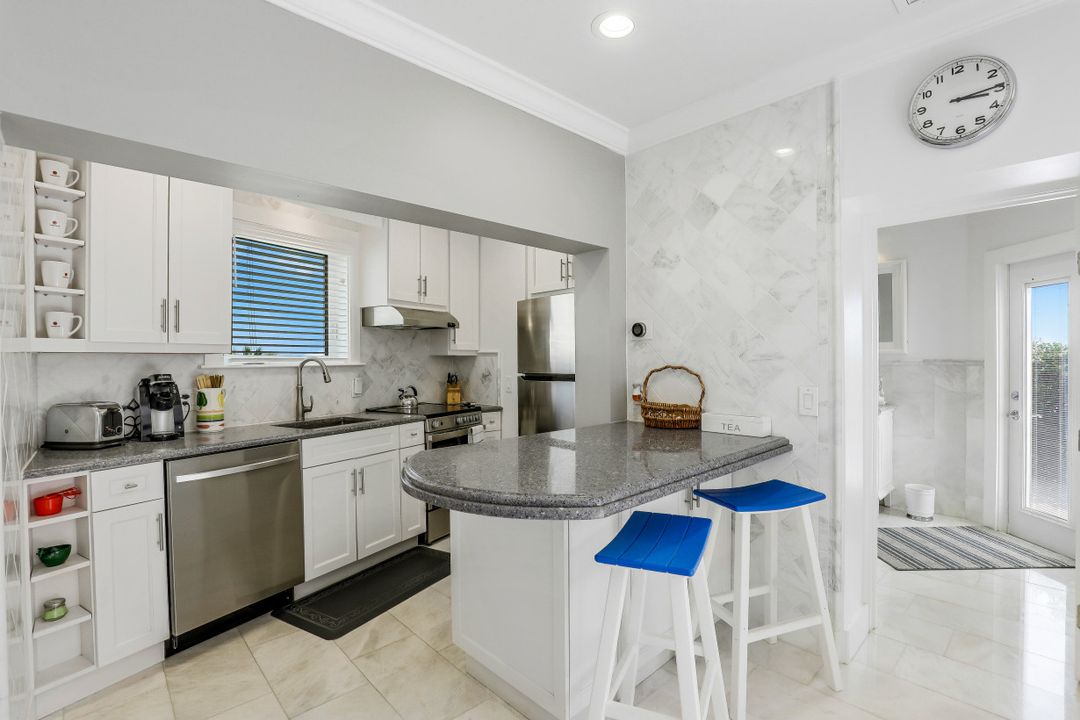 518 Coral Dr, Cape Coral, FL 33904