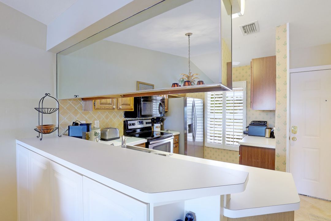 1045 Mainsail Dr #413, Naples, FL 34114