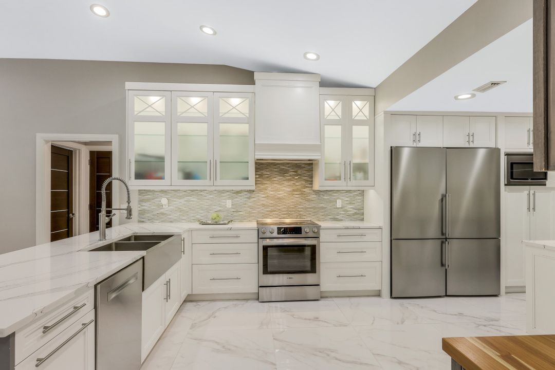 720 17th St NW, Naples, FL 34120