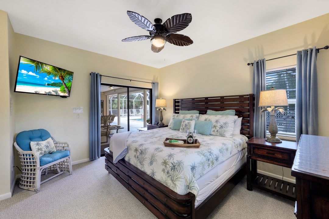 550 Inlet Dr, Marco Island, FL 34145