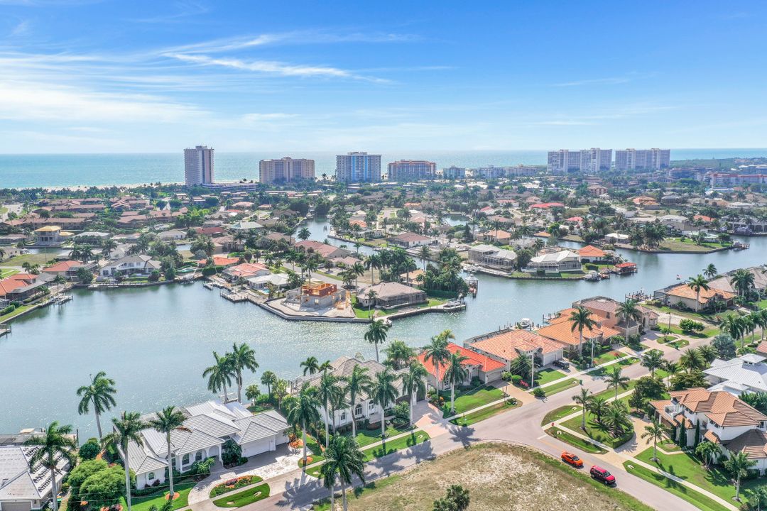 110 Copperfield Ct, Marco Island, FL 34145