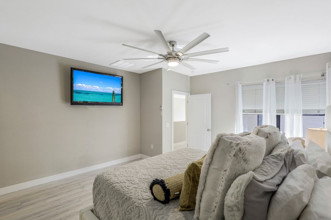 1300 Kendari Terrace, Naples, FL 34113