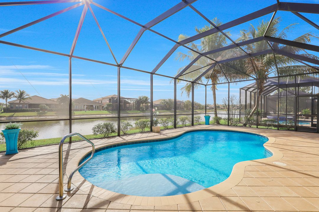 3462 Pacific Dr, Naples, FL 34119