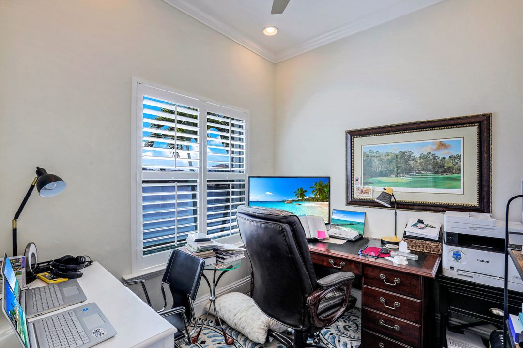 5930 Harborage Dr, Fort Myers, FL 33908