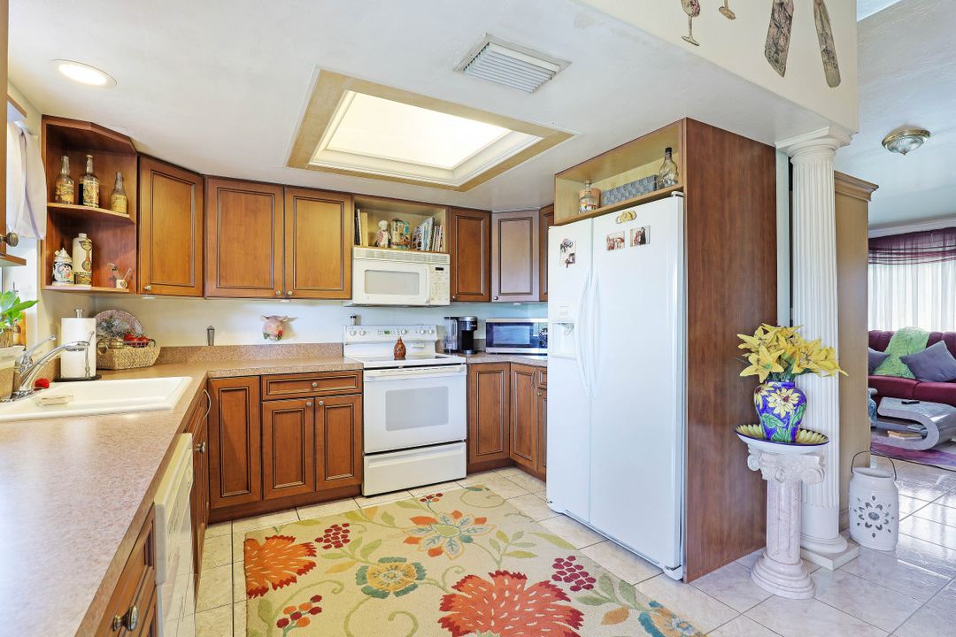 918 Santa Barbara Blvd, Cape Coral, FL 33991