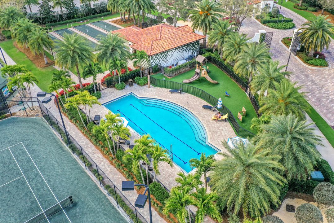 16380 Corsica Way #201, Naples, FL 34110