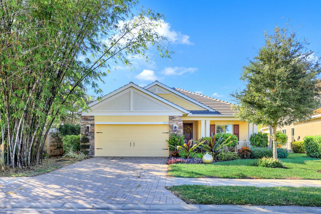 3771 Canopy Cir, Naples, FL 34120