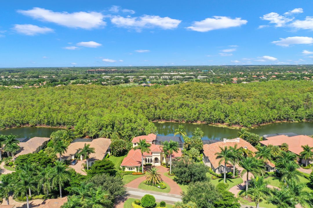 9381 Lakebend Preserve Ct, Estero, FL 34135