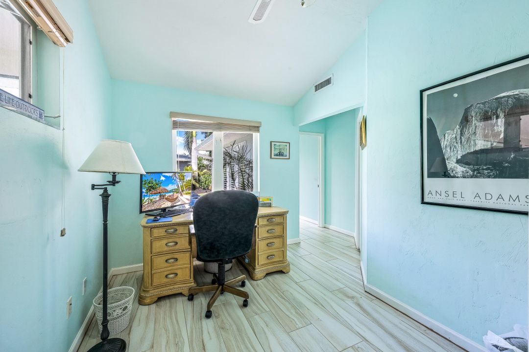 1135 26th Ave N, Naples, FL 34103