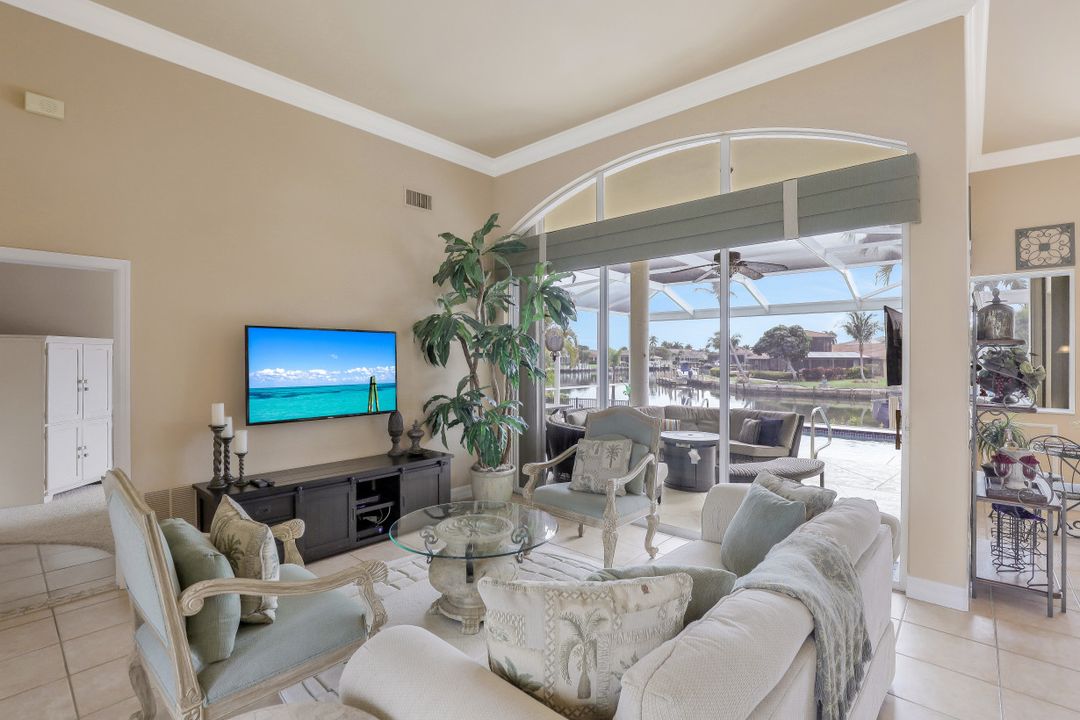 1786 Hummingbird Ct, Marco Island, FL 34145