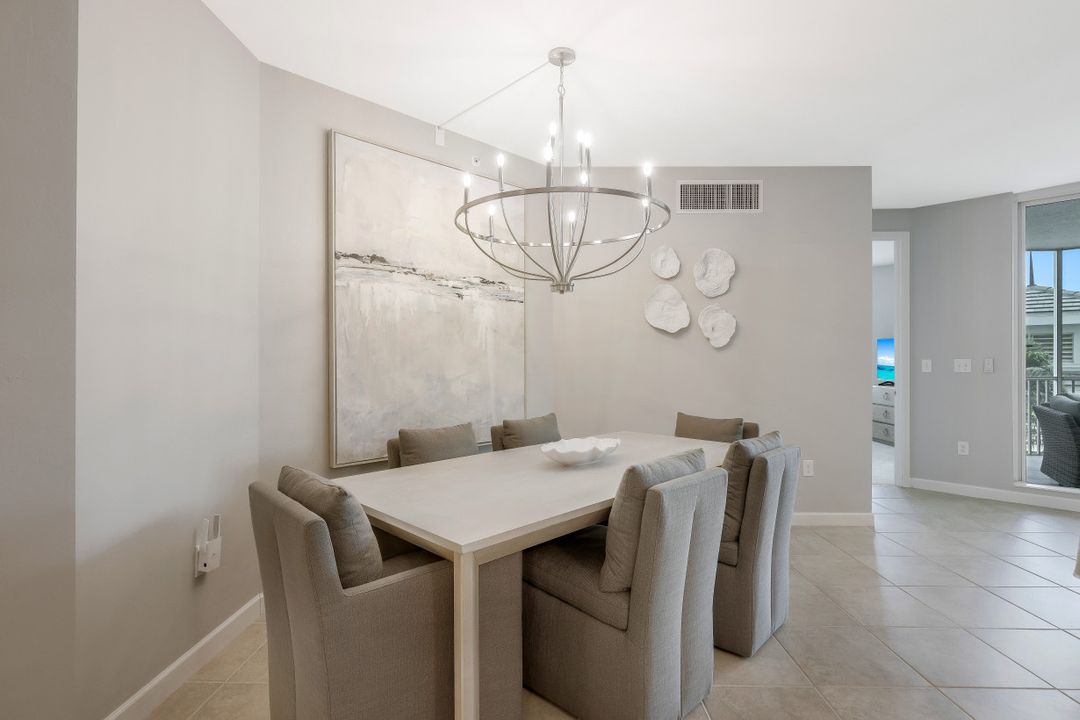 325 Dunes Blvd #204, Naples, FL 34110