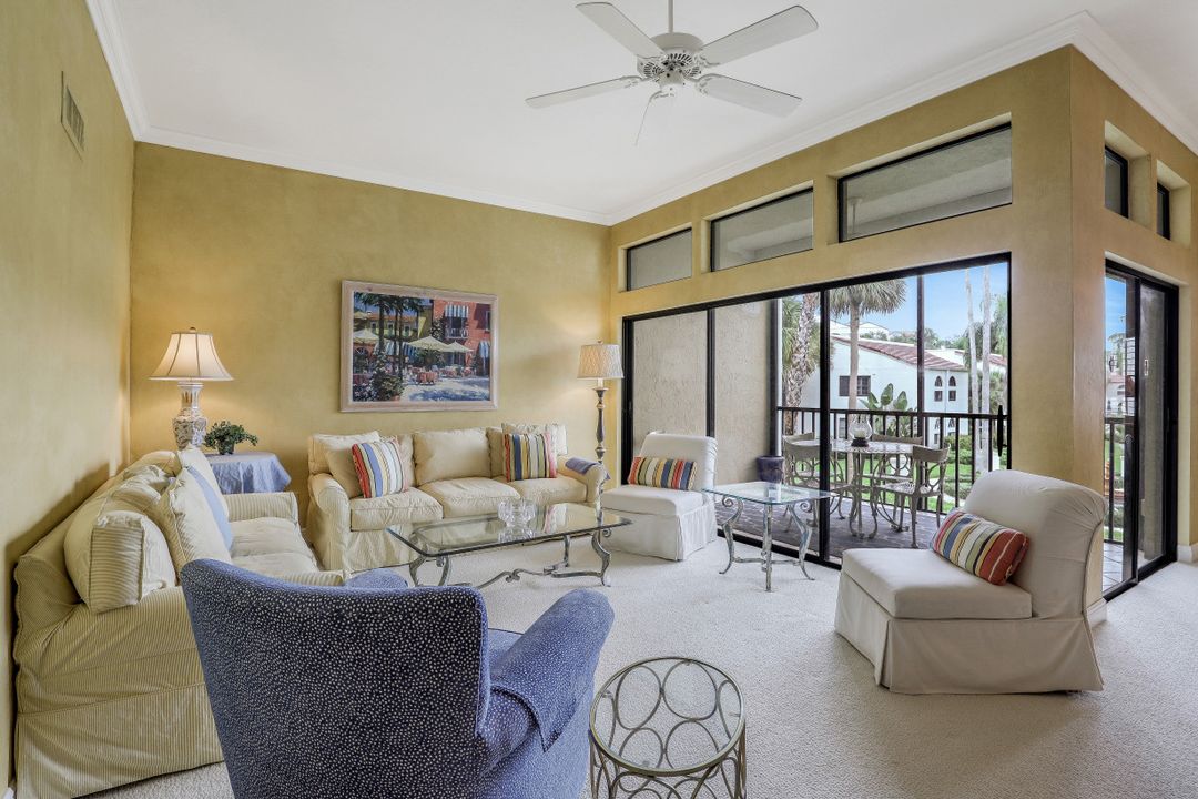 6525 Valen Way #202, Naples, FL 34108