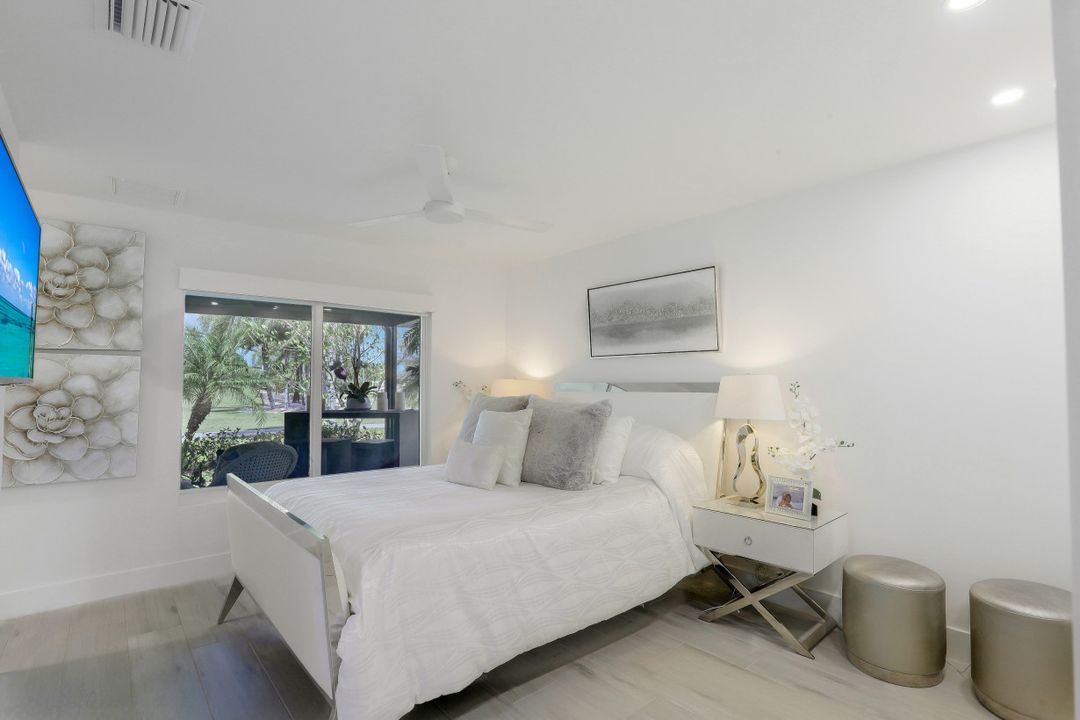 1001 Forest Lakes Dr, Naples, FL 34105