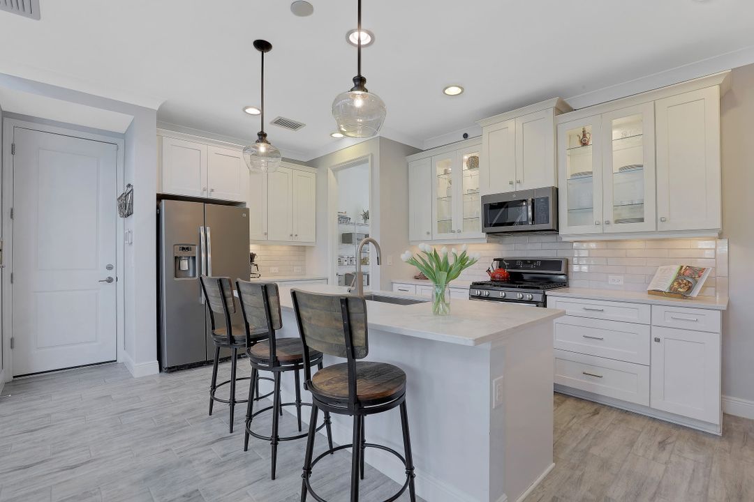 7742 Cypress Walk Dr, Fort Myers, FL 33966