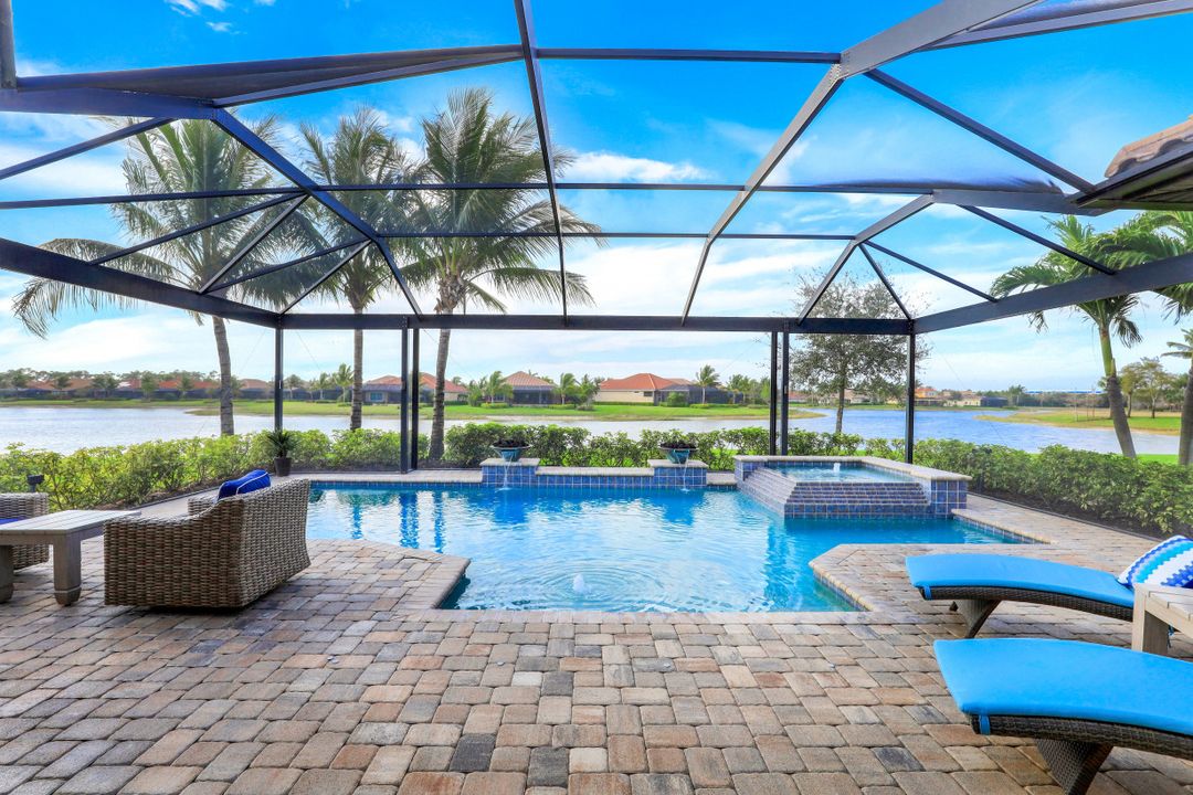 9524 Mussorie Ct, Naples, FL 34114