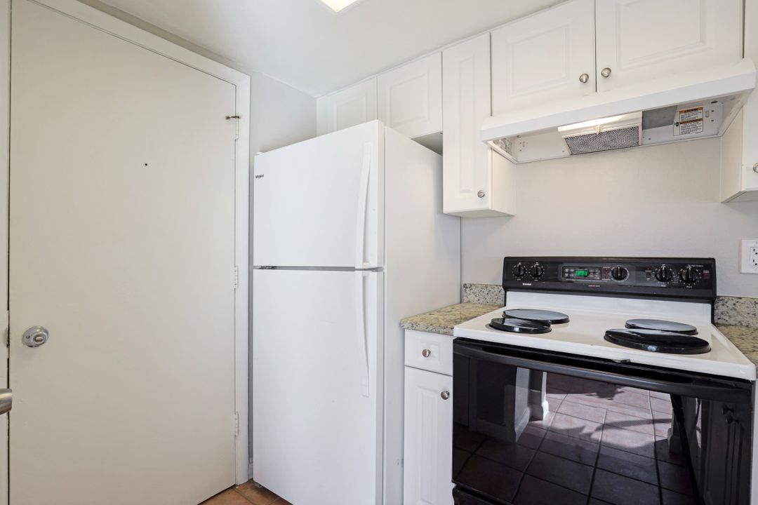 5848 Queen Elizabeth Way ##2, Fort Myers, FL 33907