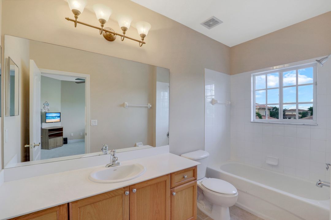 8709 Paseo De Valencia St, Fort Myers, FL 33908