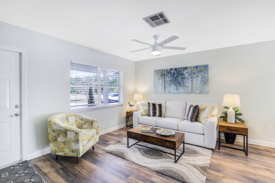 1960 16th St NE, Naples, FL 34120